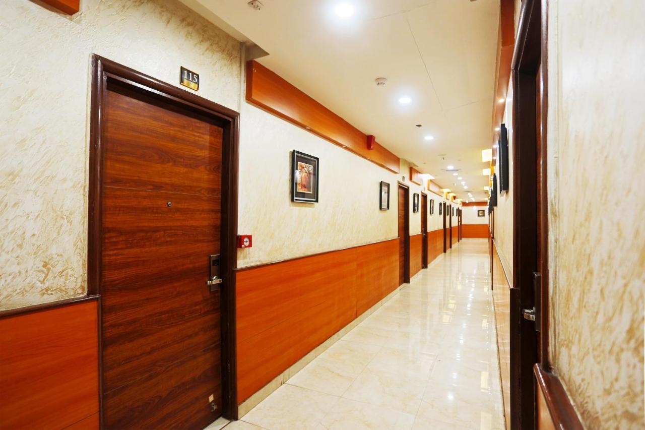 Hotel Capital O Green Palms Near Jhilmil Metro Station Neu-Delhi Exterior foto